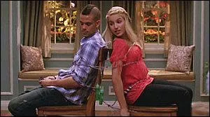 Quelle fille est tombe enceinte dans la srie ?