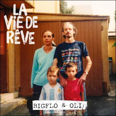 Avec qui Biglo et Oli chantent-ils "C'est que du rap" ?