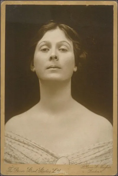Comment est morte la célèbre danseuse Isadora Duncan ?