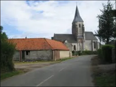 Nous commençons notre promenade près de l'église Notre-Dame-du-Rosaire, à Canlers. Village de l'arrondissement de Montreuil-sur-Mer, il se situe en région ...
