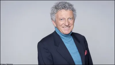 Qui est ce journaliste sportif français célèbre pour ses interviews en anglais et espagnol ?