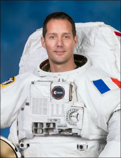En 2021, avec quelle mission le spationaute français Thomas Pesquet, parlant anglais, espagnol, allemand et russe, a-t-il fait un séjour dans l'espace ?