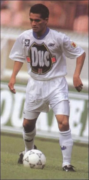 Polynsien vainqueur de la coupe de France en 1994 avec Auxerre, c'est Pascal ...