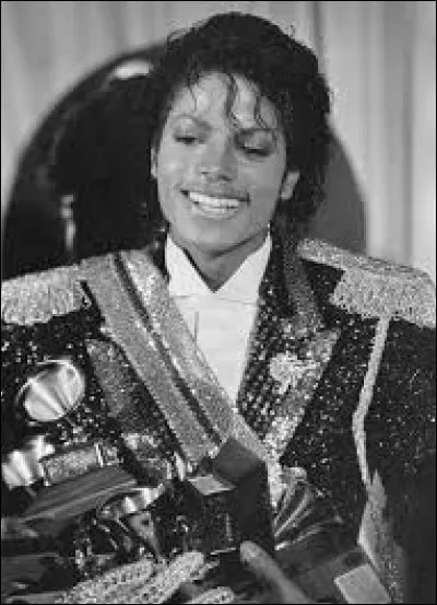 Commençons simplement, en quelle année est-il né ?