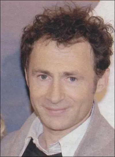 Souvent en conflit avec son pote d'enfance Hugo dans une fiction sur TF1, c'est Daniel ...