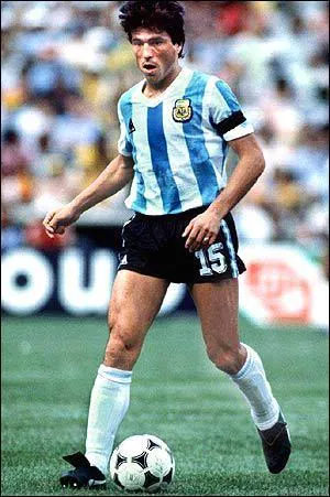 Champion du monde en 1978 avec l'Argentine, c'est Daniel ...