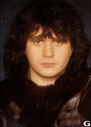 On lui doit 'Tous les cris les SOS, Lady Marlne' entre autre, c'est Daniel ...