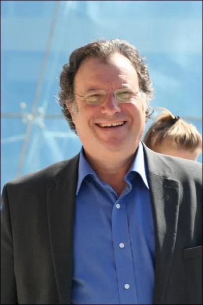 Il joue l'amant de la femme de Jugnot dans le film 'Fantme avec chauffeur', c'est Daniel ...