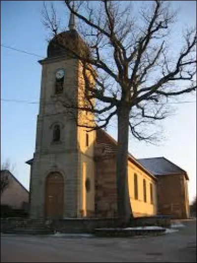 Voici l'église Saint-Guérin, à Claudon. Village Vosgien, il se situe en région ...