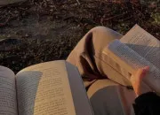 Test Es-tu plus introverti(e) ou extraverti(e) ? 🌹📜