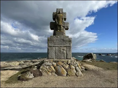 Sur quelle île peut-on voir ce monument symbole de la France libre ?