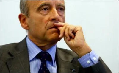 A droite comme  gauche, de nombreux politiques additionnent les mandats, aprs avoir dfendu le non-cumul. Comment Alain Jupp s'est-il justifi ?