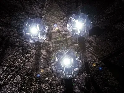 Quelles pierres précieuses Fëanor a-t-il inventées ?