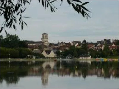 Commune de l'aire d'attraction Alençonnaise, Le Mêle-sur-Sarthe se situe dans le département ...