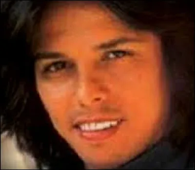 Lequel de ces chanteurs, né en Argentine en 1949, interprète "Les Jardins du ciel" en 1980 ?