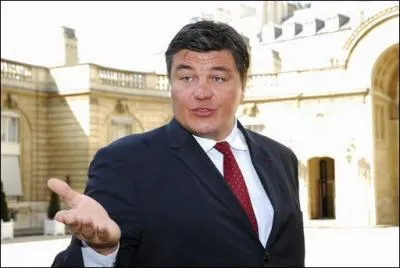 Membre de l'UMP mais surtout champion olympique , c'est David ... .