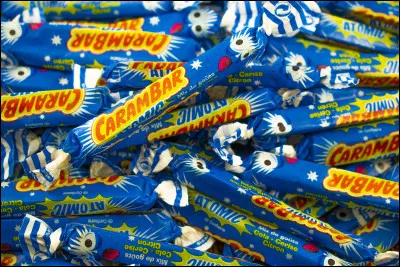 Quelle est la différence entre un Carambar atomique et un Carambar normal ?