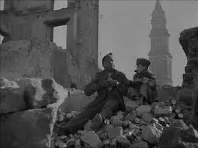 Quel est cet autre film du même réalisateur, sorti en 1946, suite de six récits indépendants liés par le thème de la libération de l'Italie par les Alliés ?