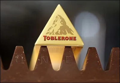 La célèbre marque de chocolat triangulaire fait référence...
