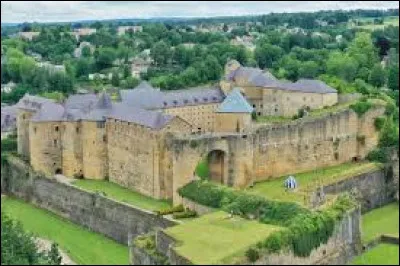 En quelle année le château fort de Sedan a-t-il été désigné comme le "Monument préféré des Français" ?