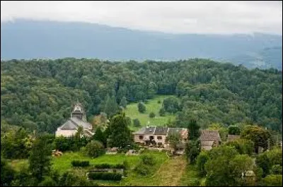 Pour commencer notre première balade de la semaine, je vous emmène en Occitanie, à Aleu. Village de l'arrondissement de Saint-Girons, longé par l'Arac, il se situe dans le département ...