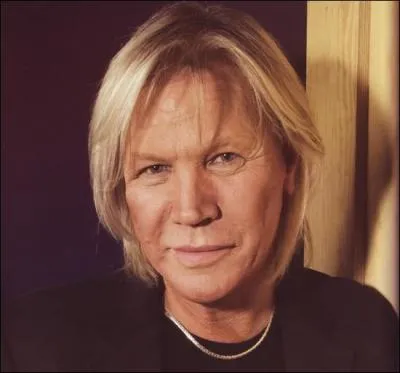 Il a chant 'o sont les femmes' ... un alibi sans doute, c'est Patrick ... .