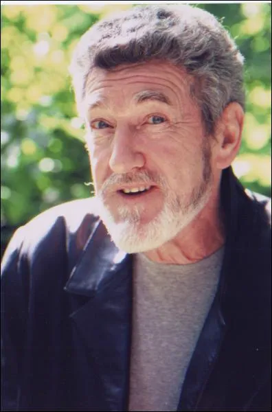 Il a aid De Funs a accueillir les gendarmettes, c'est Patrick ... .