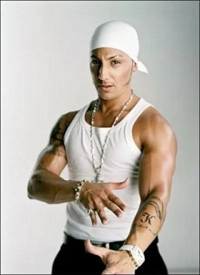 À qui K. Maro demande-t-il de lui donner son coeur ?