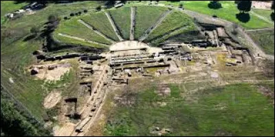 C'est la cité du nord-ouest du Péloponnèse sur le territoire de laquelle se trouvait le grand sanctuaire d'Olympie :