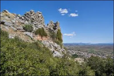 Cette ancienne cité de Béotie, située sur le fleuve Céphise au nord de l'ancien lac Copaïs, était une grande rivale de Thèbes :
