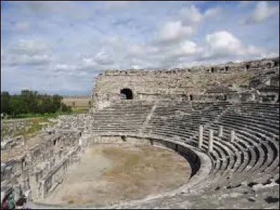 C'est une grande cité grecque d'Ionie, grand foyer de commerce et de culture, et métropole colonisatrice :