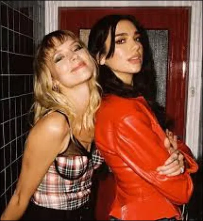 Avec quelle chanteuse Dua Lipa a-t-elle chant&eacute; "Fever" en 2020 ?