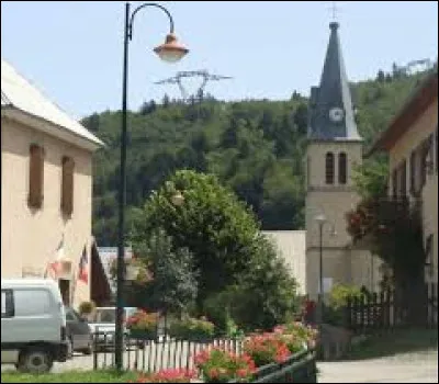 Pour commencer notre balade, nous partons à Beaufin. Petit village Isérois de 20 habitants, il se situe en région ...