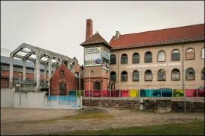 Nous faisons une halte à la verrerie de Meisenthal. Village de Lorraine, dans le Pays de Bitche et dans le parc naturel régional des Vosges du Nord, il se situe dans le département ...