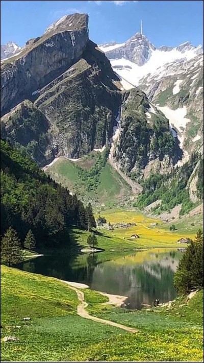 Veux-tu un petit truc ou quelque chose qui fasse des souvenirs ?