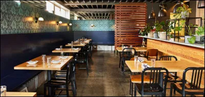 Ton petit ami te demande de manger au restaurant, mais tu as promis à tes amies de manger avec elles, tu...