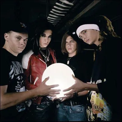 Comment s'intitule le DVD sorti en 2006 ?