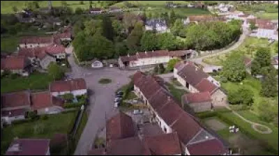 Nous partons maintenant en Bourgogne-Franche-Comté, à Bellenot-sous-Pouilly. Village de l'Auxois, dans l'arrondissement de Beaune, il se situe dans le département ...