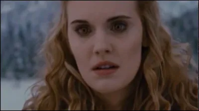 Une des cousines des Cullen arrive mais repart immédiatement en voyant l'enfant, comment s'appelle-t-elle ?