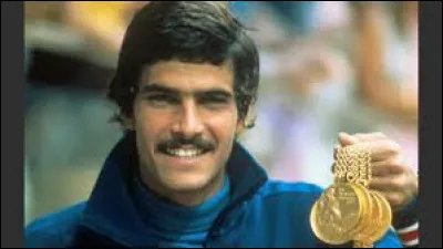Le nageur américain Mark Spitz remporte sept médailles d'or dont trois en relais : c'était en ...