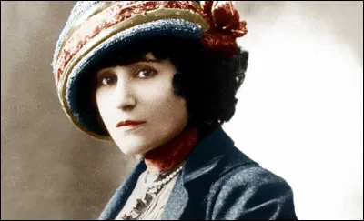 Colette fut la première femme en France à recevoir des funérailles nationales.