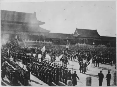 Le mouvement des Boxers, opposé à la fois aux étrangers occidentaux et au pouvoir féodal de la dynastie des Qing, a donné une révolte conduisant au siège des légations étrangères présentes à Pékin et à l'intervention militaire des huit nations alliées contre la Chine (Royaume-Uni, États-Unis France, Allemagne, Japon, Italie, Russie, Autriche-Hongrie) : quand était ce ?