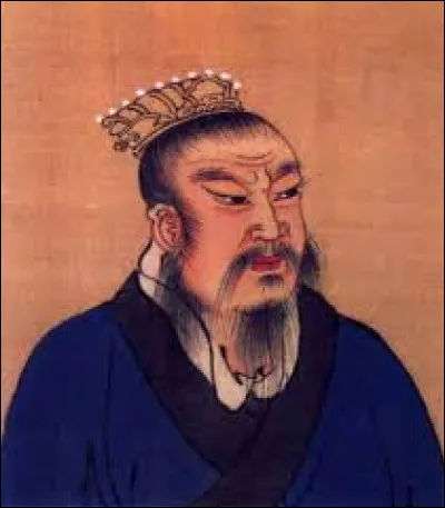 Deuxième des dynasties impériales, elle succéda à la précédente et règne sur les trois derniers siècles avant notre ère : ce sont les ...