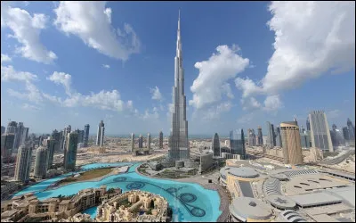 Quelle ville abrite le gratte-ciel le plus haut du monde, le Burj Khalifa ?