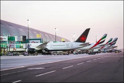 Quel aéroport de Dubaï est lun des plus fréquentés au monde ?
