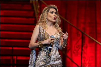 A-t-elle suivi des cours de chant avant lémission ?