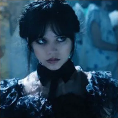 Avec qui Mercredi va-t-elle au Cor'Bal ?