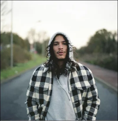 Pour commencer, comment s'appelle notre grand homme ?