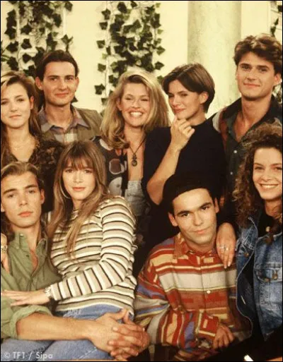 Dans la s&eacute;rie t&eacute;l&eacute;vis&eacute;e des ann&eacute;es 90 ''H&eacute;l&egrave;ne et les gar&ccedil;ons'', quel &eacute;tait le nom de famille d'H&eacute;l&egrave;ne ?