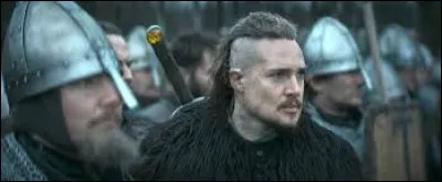 Quel roi anglais, fils d'Alfred le Grand, meurt au début de "The Last Kingdom", film sorti en 2023 à la suite de la série du même nom ?